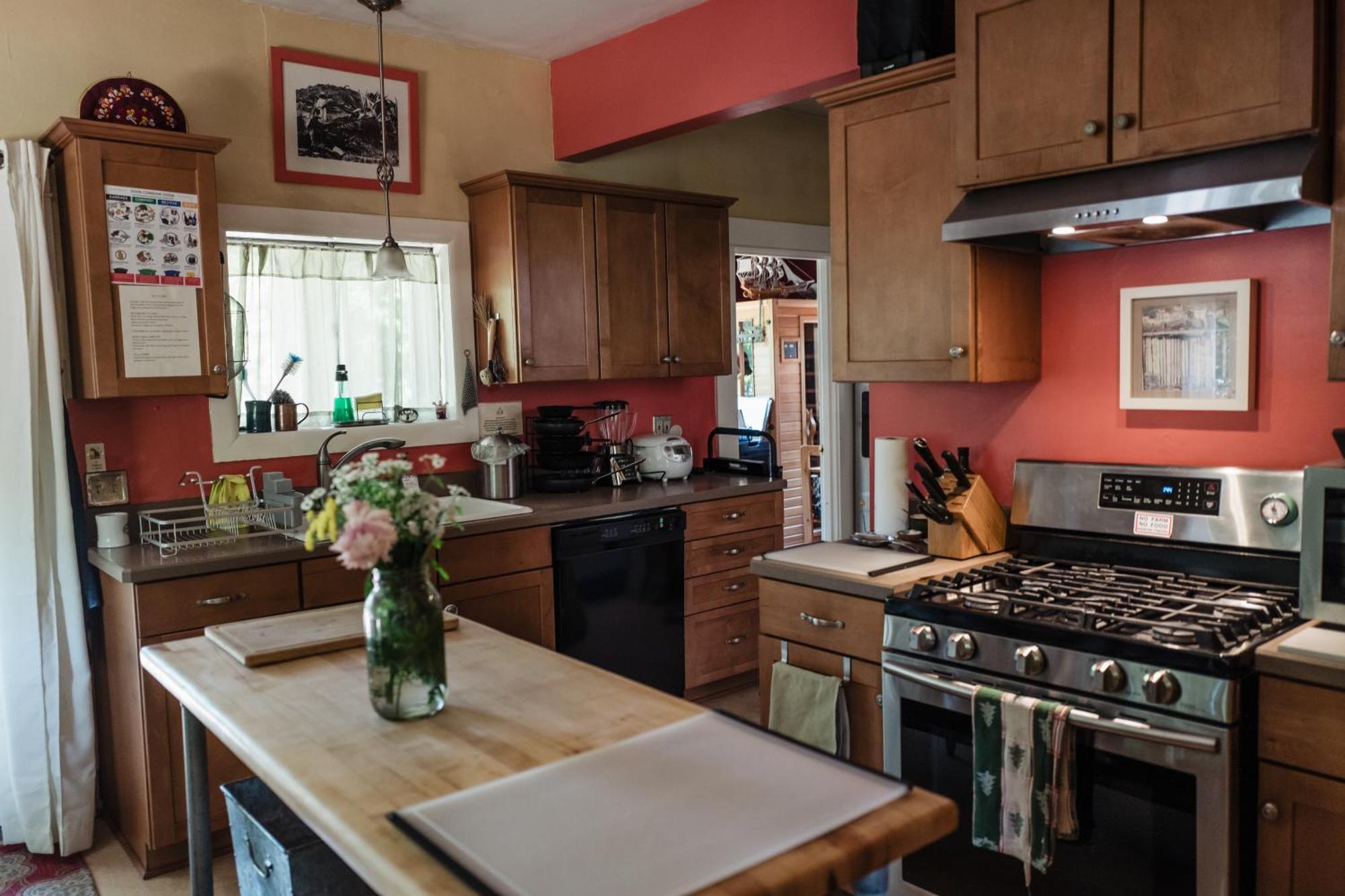 Southeast Portland Comfy & Eclectic Craftsman Home Екстериор снимка
