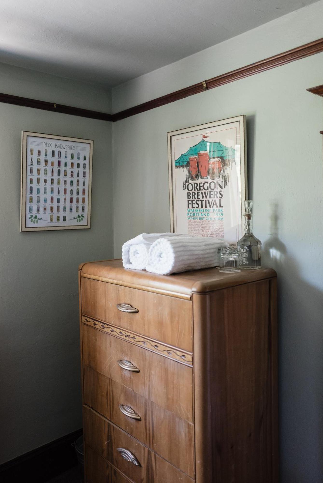 Southeast Portland Comfy & Eclectic Craftsman Home Екстериор снимка